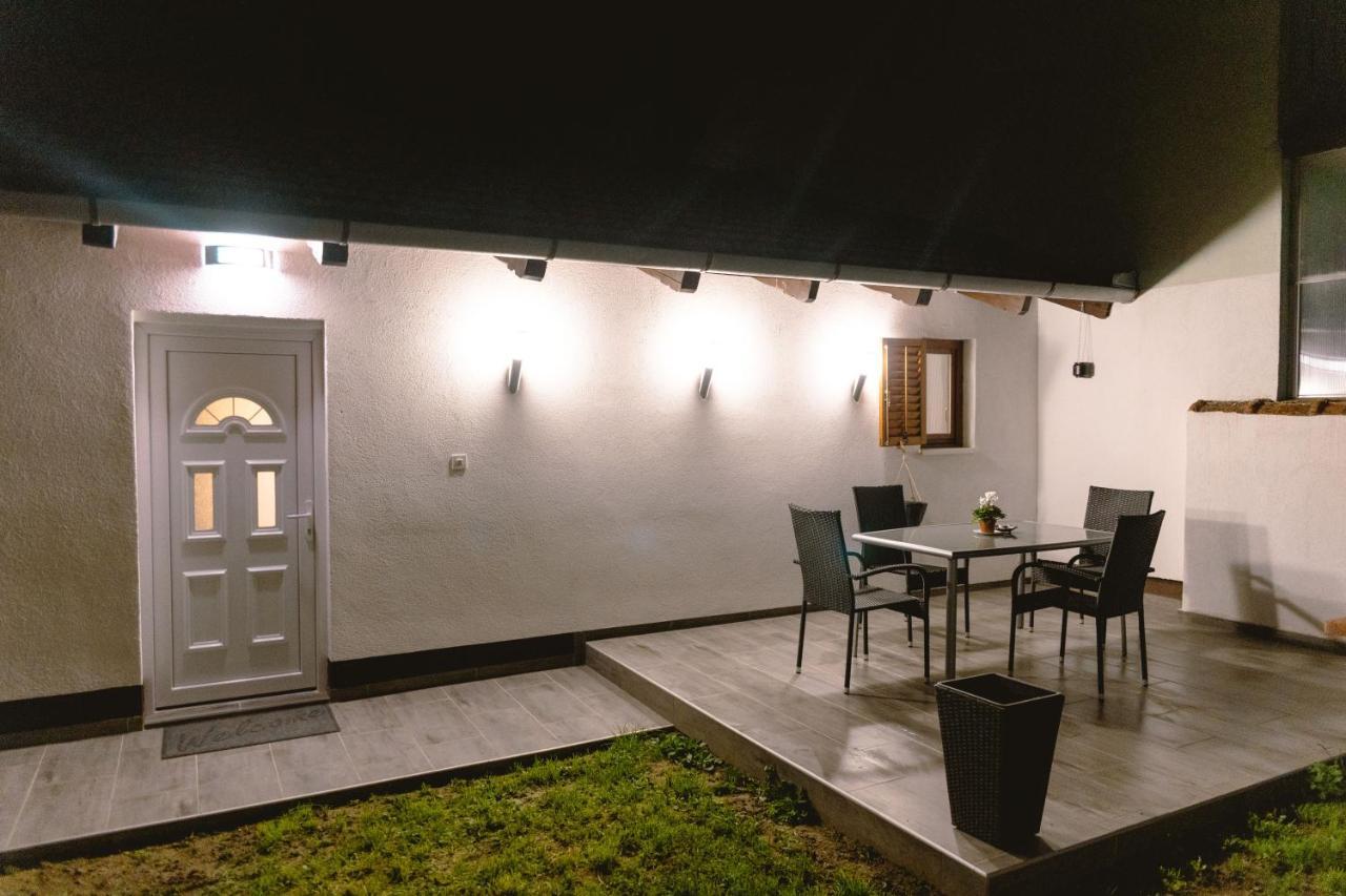 Studio Apartman Planb, Self Check In Osijek Exterior photo