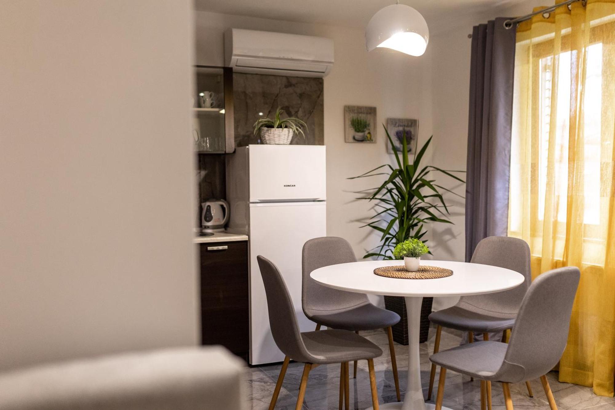 Studio Apartman Planb, Self Check In Osijek Exterior photo